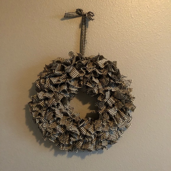Handmade Gingham Wreath - Picture 2 of 4